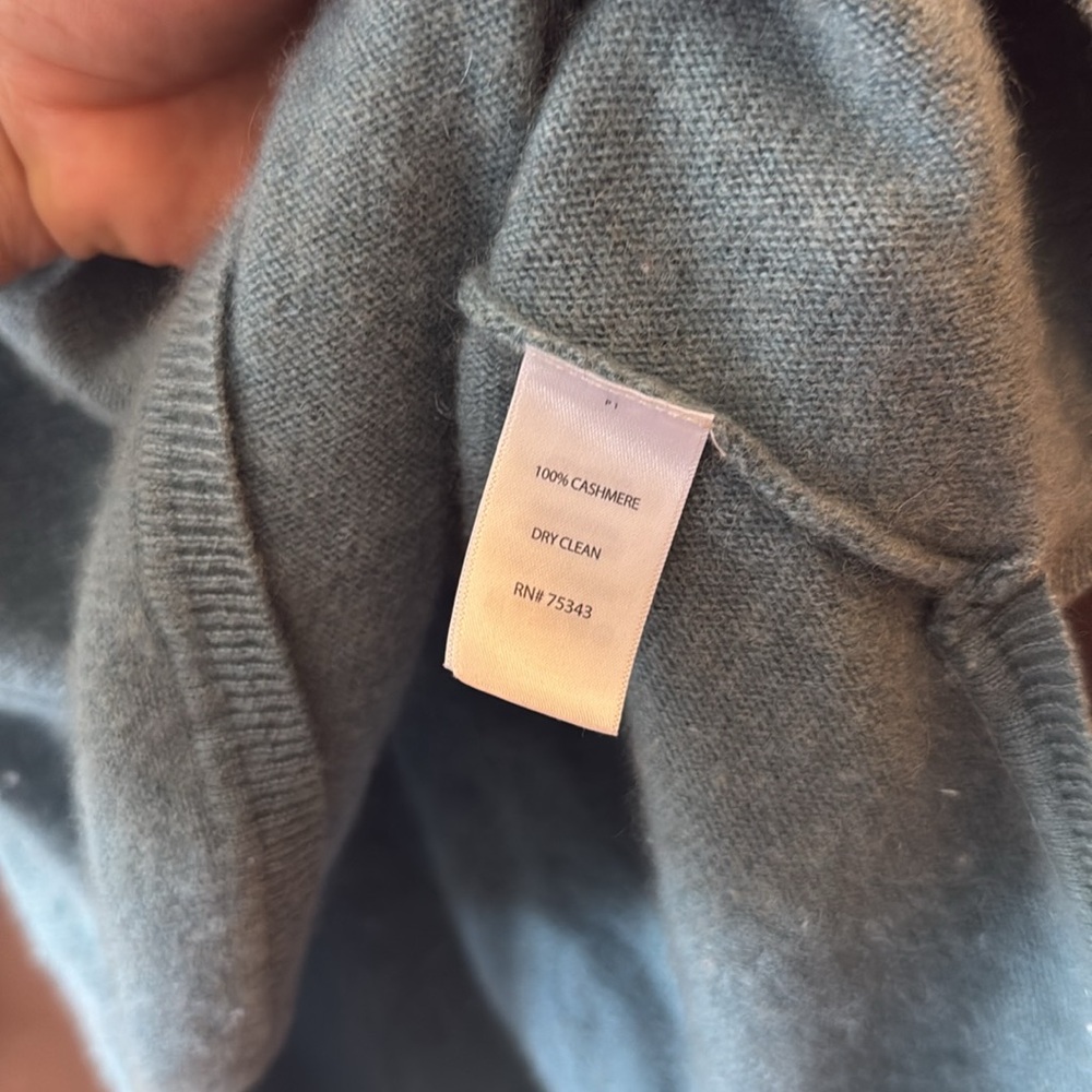 Max Studio 100% 2 Ply Cashmere Crew Neck Sweater - Picture 4 of 5